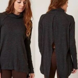 We The Free Women’s Medium Turtleneck Split Open Back Sweater Lagenlook Boho